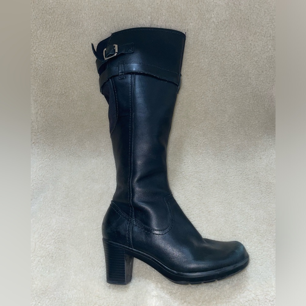 Clarks leather calf length boots size 5